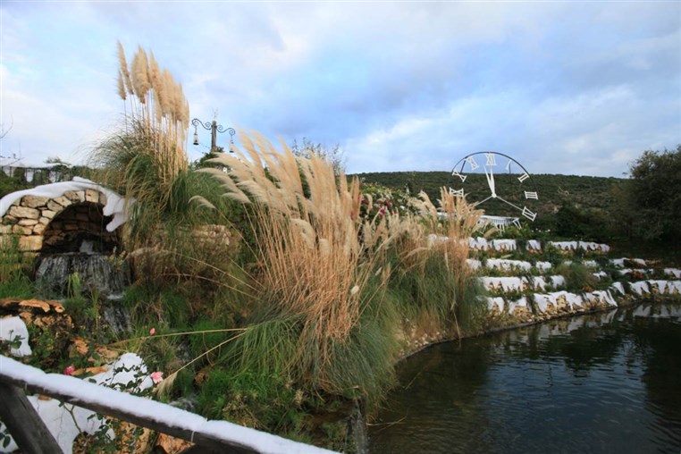Arnaoon Christmas Village